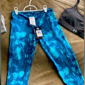NWT MSRP $39.99 Under Armour Capri compression leggings